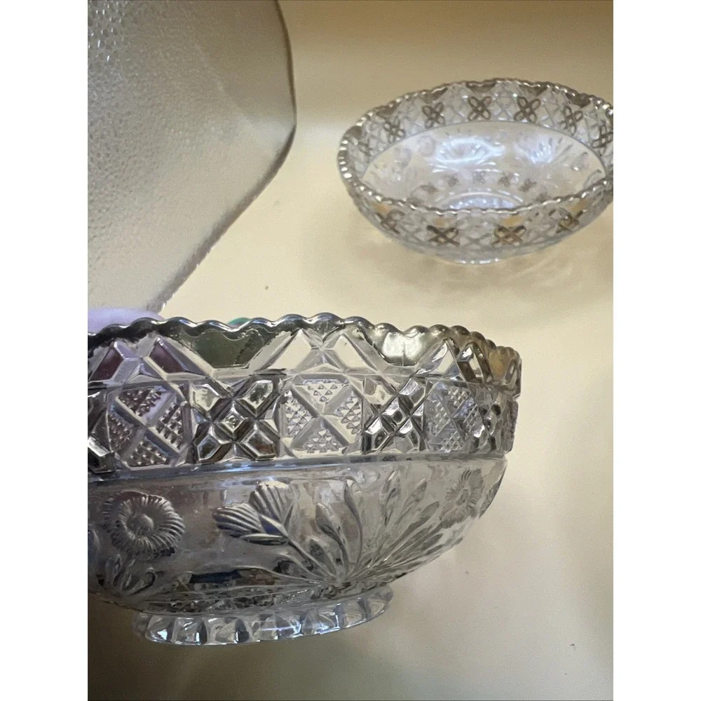 Indiana Glass Horsemint Set of 4 Berry Bowls by Shenning Antique 1915